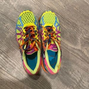 ASICS gel moods tri 9